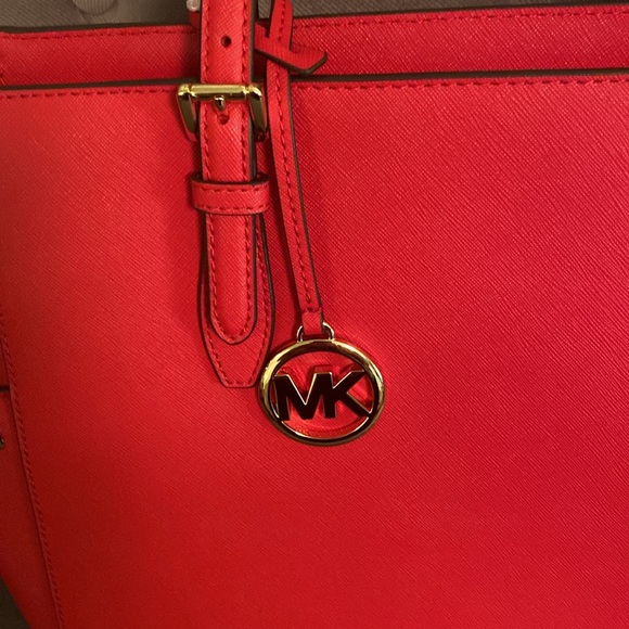 Michael Kors NWT Bright Red Travel Tote, Leather, width-17”, height-11.5”. Beaut - Picture 2 of 8